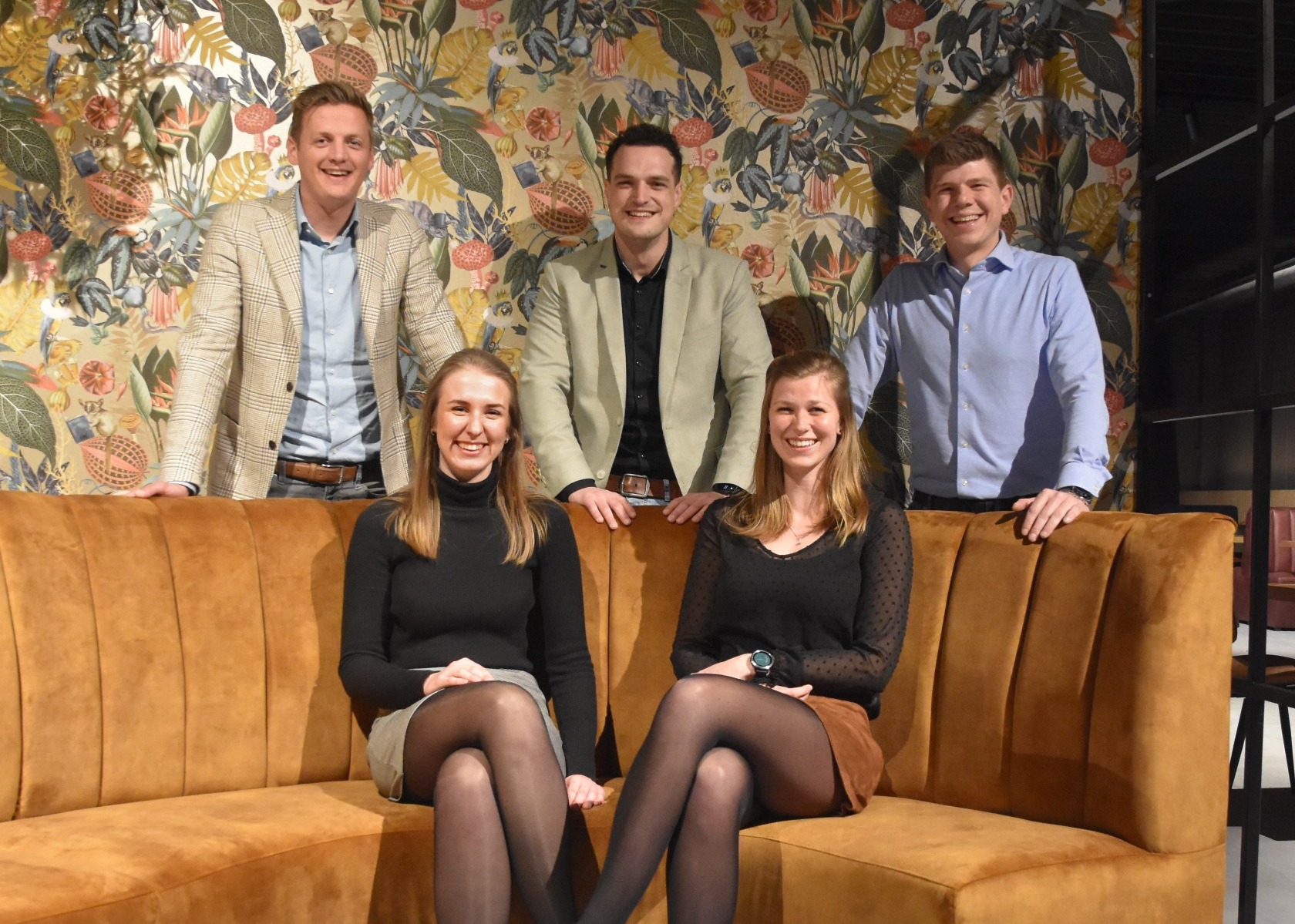 1_Foto_Sales_team