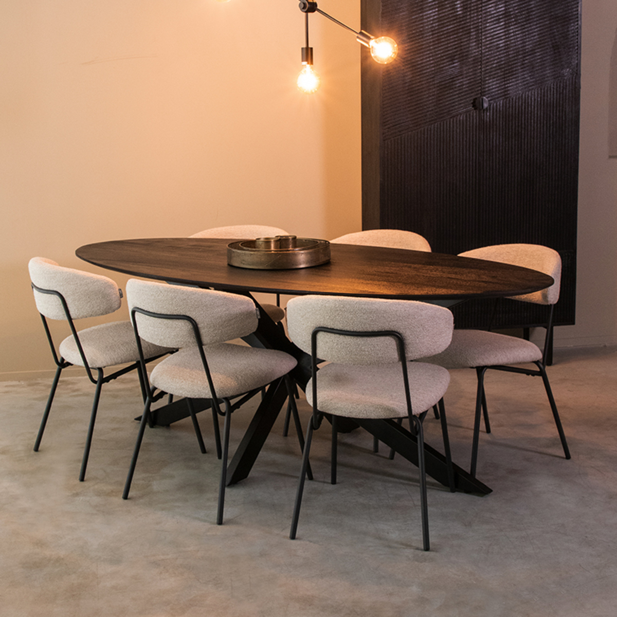 Eetkamertafel James - Zwart - Mangohout - Modern - LABEL51