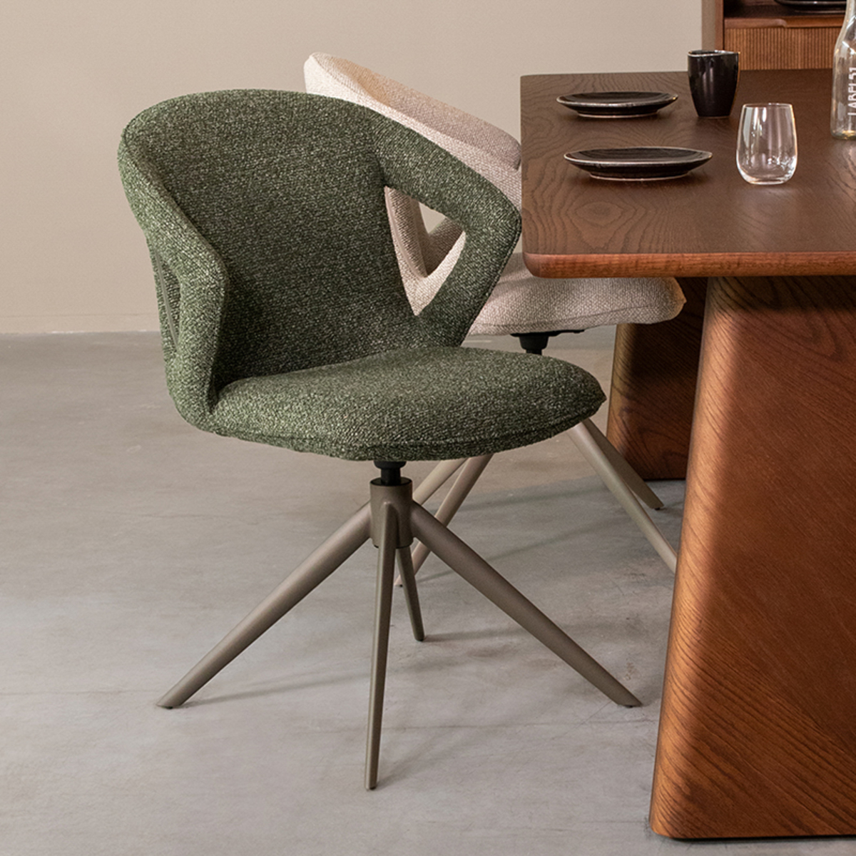 Eetkamerstoel Zurich - Draaibaar - Armleuning - Forest - Groen - Boucle - Design - LABEL51