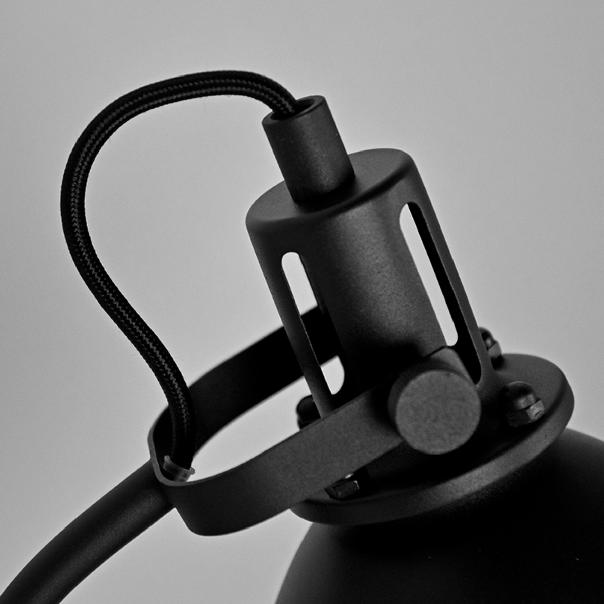 LABEL51 Wandlamp Spot - Zwart - Metaal