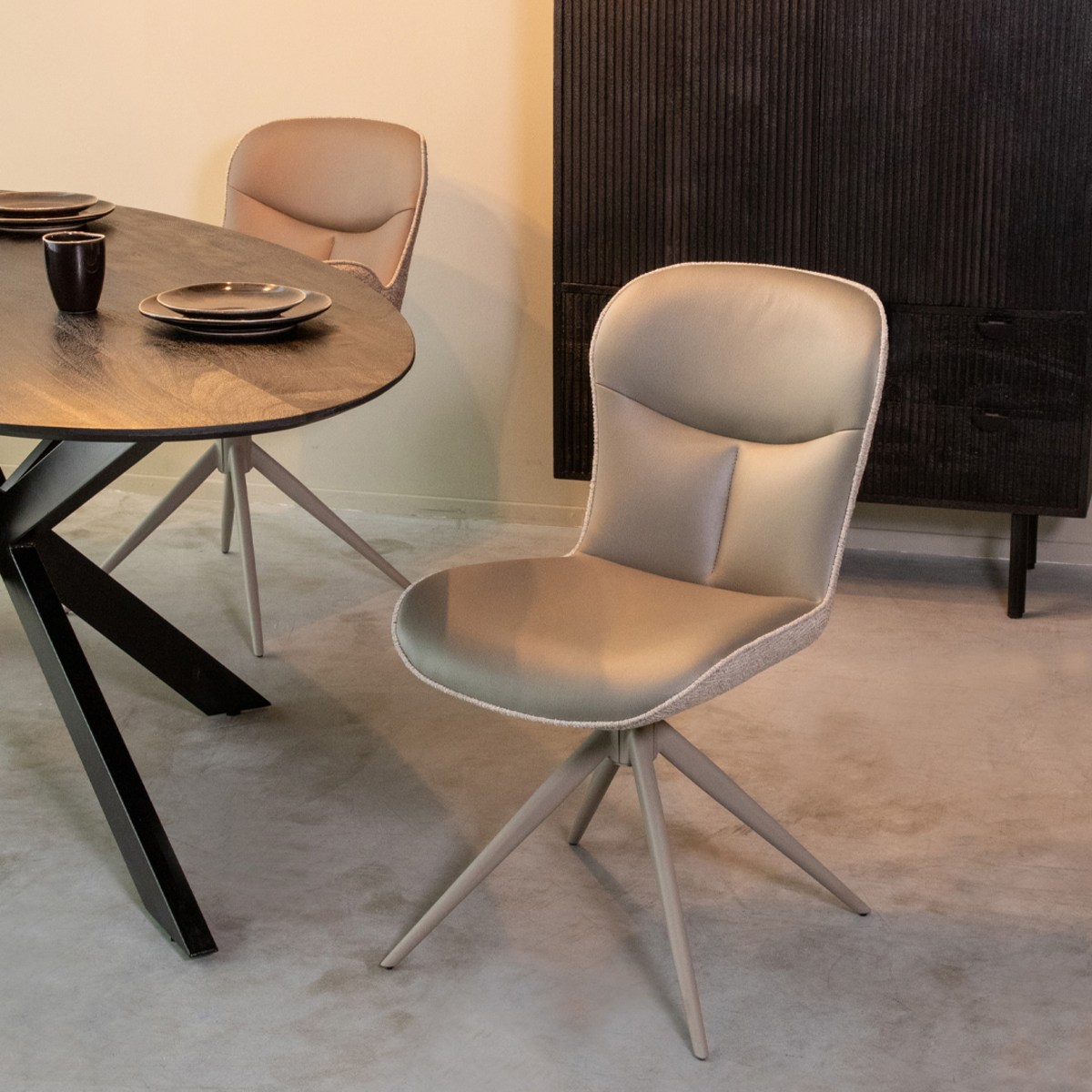 Eetkamerstoel I_Thorben - Draaibaar - Zonder armleuning - Forest - GROEN - Microvezel - Design - LABEL51