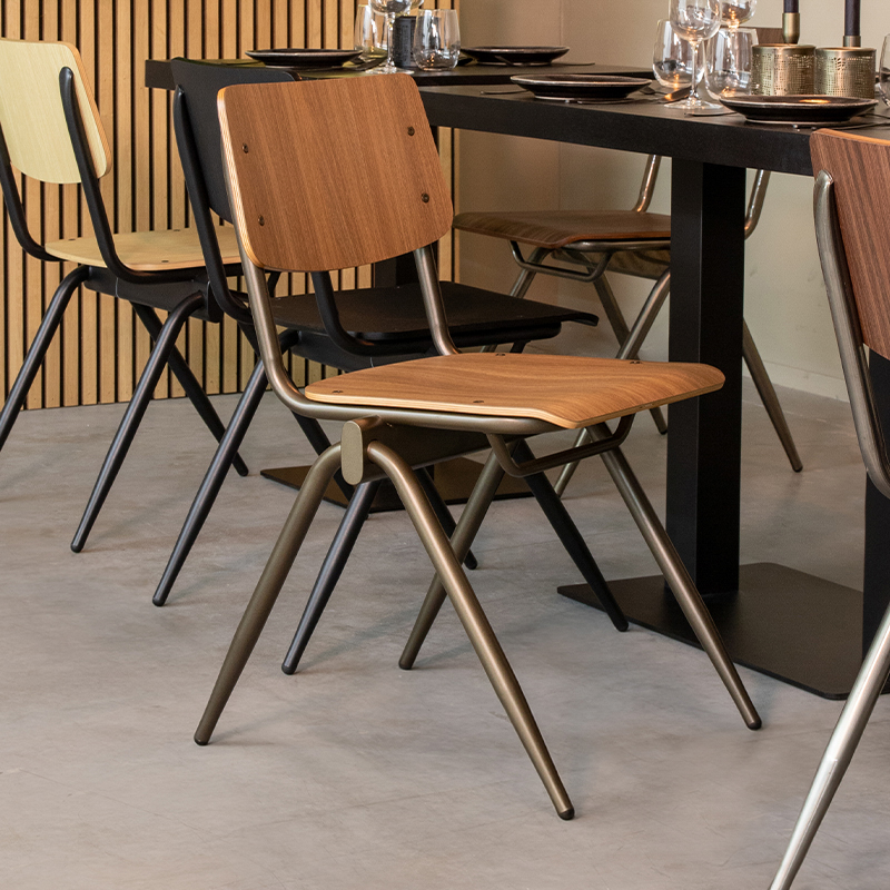 Eetkamerstoel I_Solid - Zonder armleuning - Walnoot - BRUIN - Hout - Industrieel - LABEL51