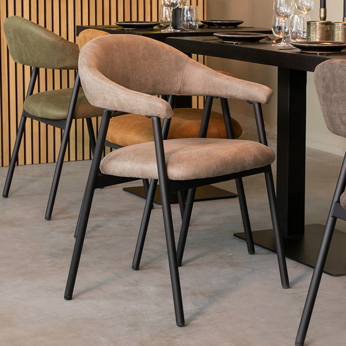 Eetkamerstoel I_Amaze - Armleuning - Taupe - BRUIN - - Modern - LABEL51